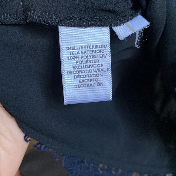 Black top - Picture 4 of 4